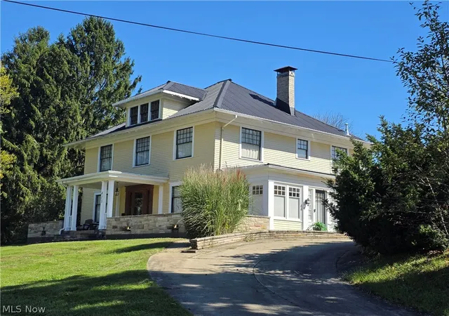Photo 2 of Single family home for sale at 413 Cross St, Newcomerstown, OH 43832 | MLS# 5248728 | Listing updated on 2026-10-06