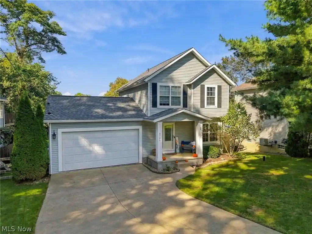 Photo 1 of Sale Pending at 3704 N Viona Dr, Coventry Township, OH 44319 | MLS# 5248089 | Listing updated on 2026-10-20