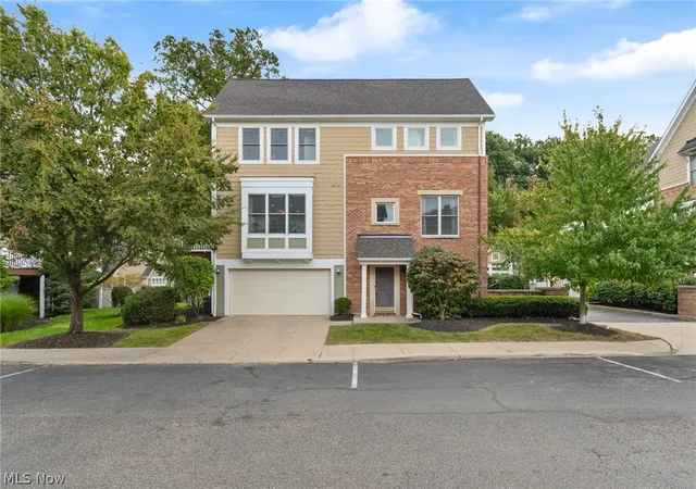 Photo 1 of Townhouse for sale at 1499 Huntington Ln, Cleveland Heights, OH 44118 | MLS# 5248833 | Listing updated on 2026-10-11