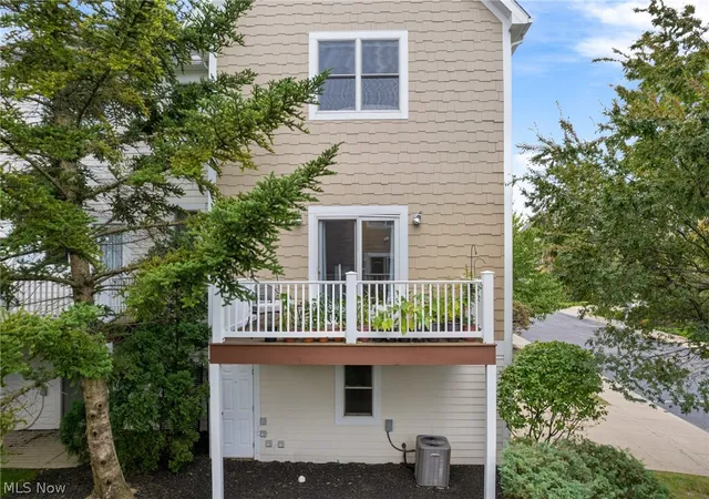 Photo 22 of Townhouse for sale at 1499 Huntington Ln, Cleveland Heights, OH 44118 | MLS# 5248833 | Listing updated on 2026-10-11