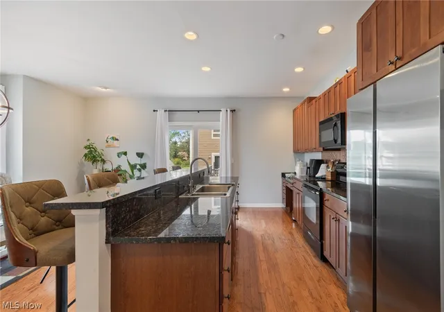 Listing Photo 4 - Condo for sale in building located at 1499 Huntington Ln, Cleveland Heights, OH 44118