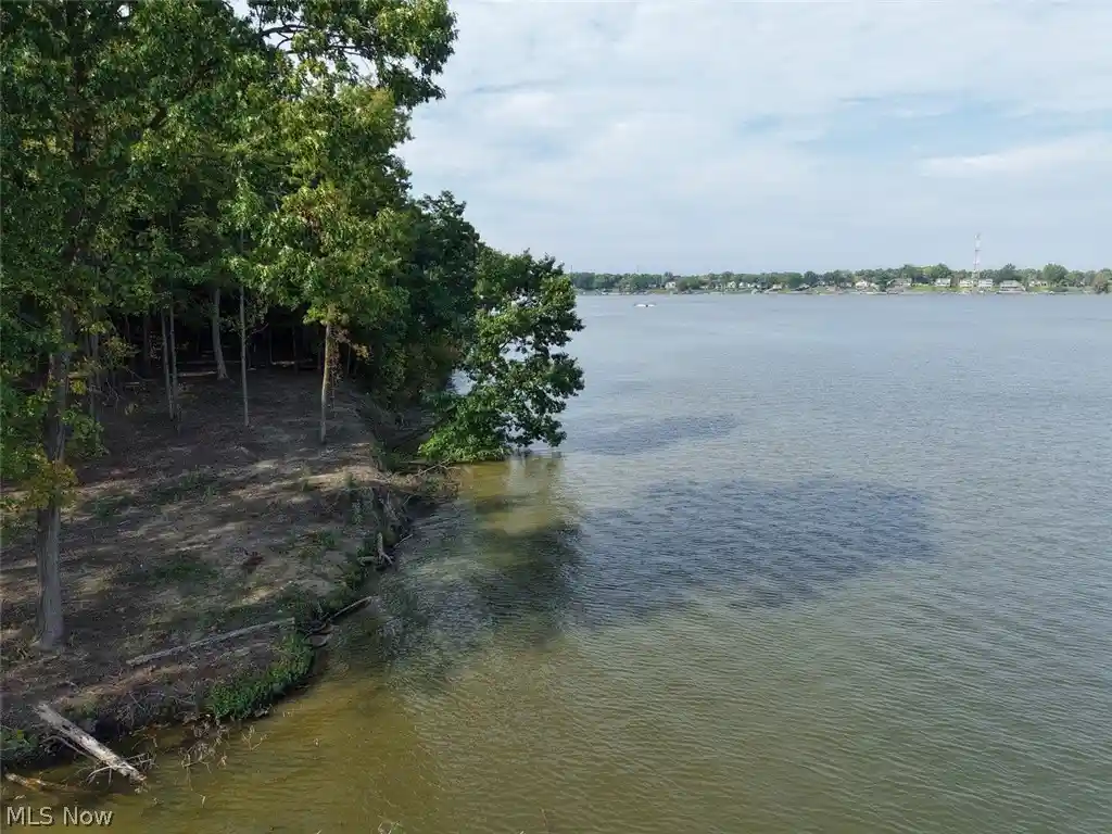Photo 1 of Land for sale at Mahoning Rd, Lake Milton, OH 44429 | MLS# 5249911 | Listing updated on 2026-10-19