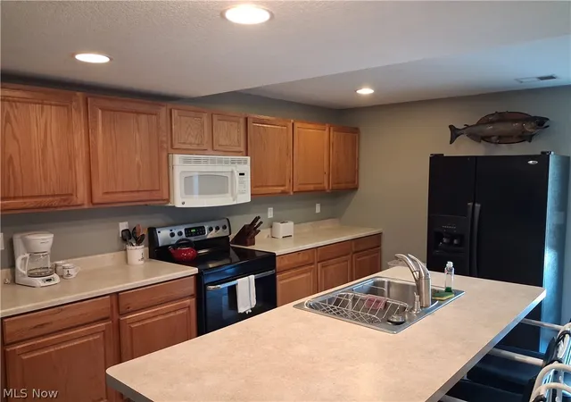 Listing Photo 5 - Condo for sale in building located at 610 Broadway, Lorain, OH 44052 - Unit #5