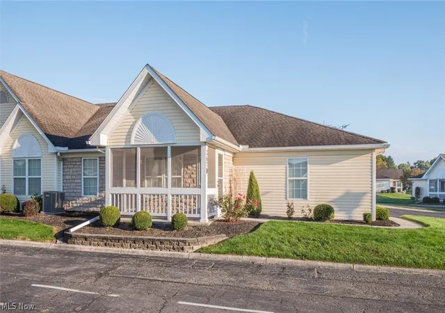 Listing Photo 4 - Condo for sale in building located at 267 Goosepond Rd, Newark, OH 43055