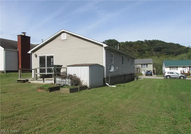 Photo 2 of Single family home for sale at 220 Grant St, Saint Marys, WV 26170 | MLS# 5249947 | Listing updated on 2026-10-07