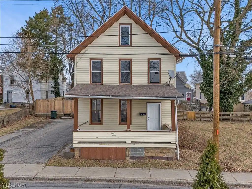 Single family home for sale at 1258 Minerva Ct NW, Canton, OH 44703 | MLS# 5249456