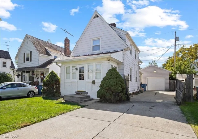 Photo 2 of Single family home for sale at 426 Kentucky Ave, Lorain, OH 44052 | MLS# 5249942 | Listing updated on 2026-10-10