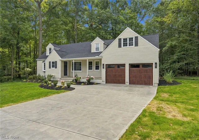 Photo 3 of Sale Pending at 6792 Glenview St, Cleveland, OH 44143 | MLS# 5248287 | Listing updated on 2026-10-05