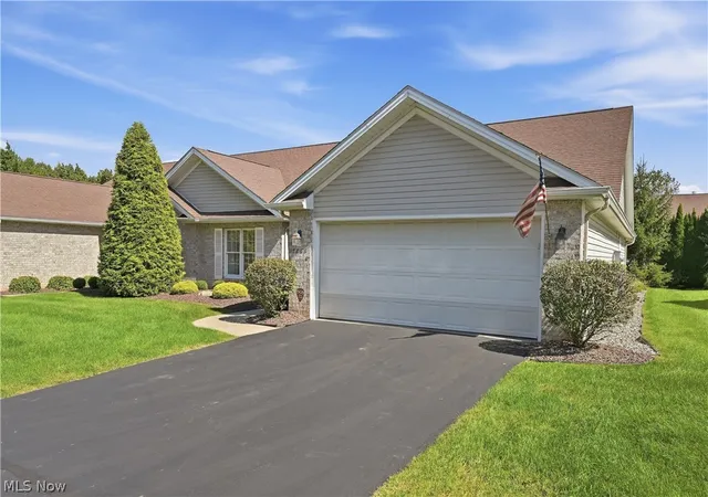 Listing Photo 1 - Condo for sale in building located at 7866 Walnut St, Youngstown, OH 44512 - Unit #B