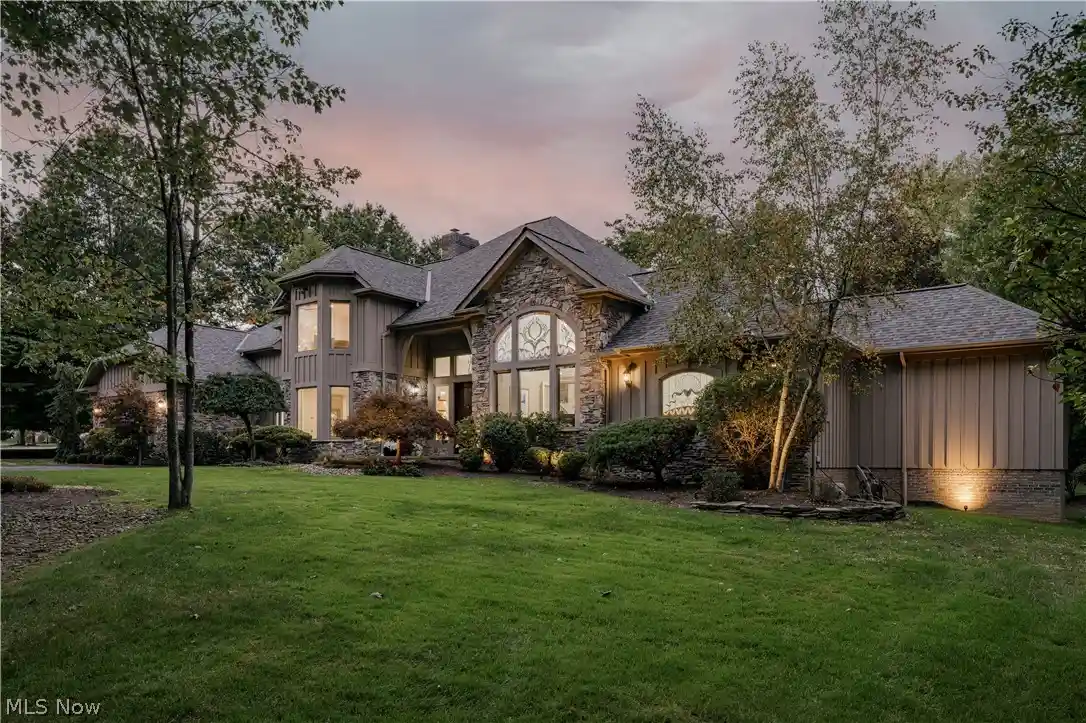 Single family home for sale at 5 Brandon Ct, Chagrin Falls, OH 44022 | MLS# 5248213