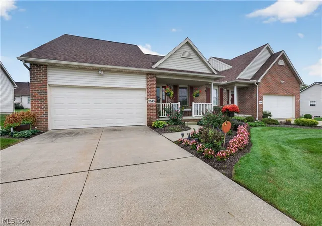 Photo 2 of Single family home for sale at 2043 Summer Evening Dr, Canal Fulton, OH 44614 | MLS# 5250041 | Listing updated on 2026-10-06