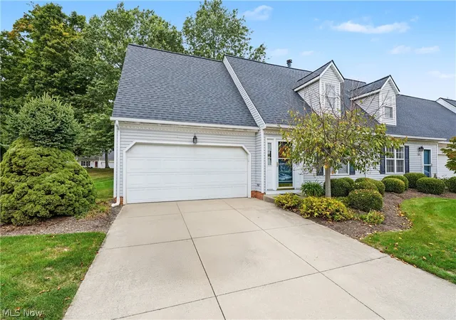 Listing Photo 2 - Condo for sale in building located at 5074 Portland Cvs, Stow, OH 44224