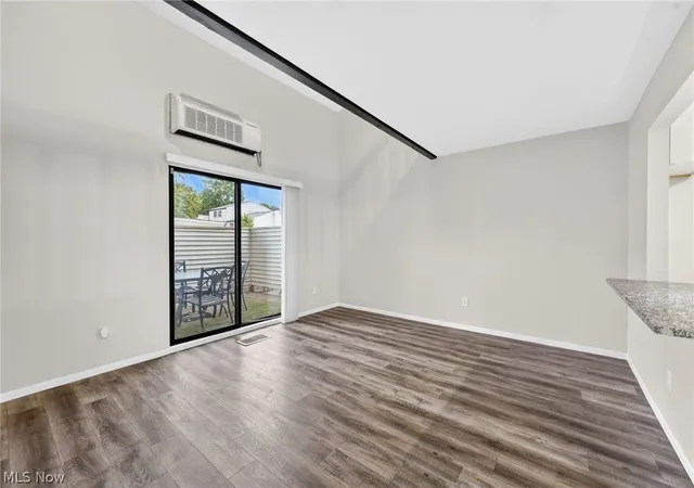 Listing Photo 5 - Condo for sale in building located at 1460 Cedarwood Dr, Westlake, OH 44145 - Unit #23G