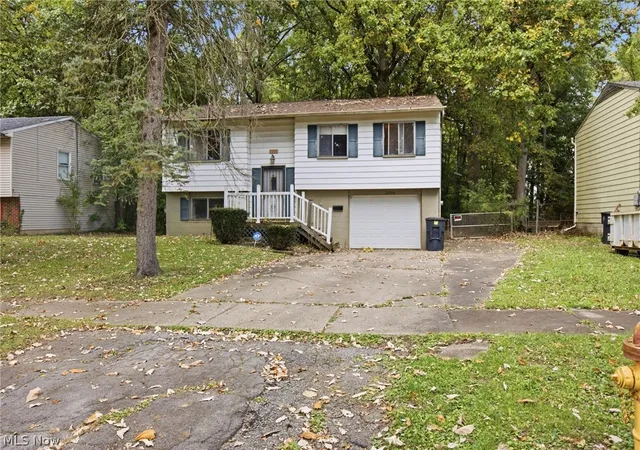 Photo 1 of Single family home for sale at 3106 Williamsburg St Nw, Warren, OH 44485 | MLS# 5249191 | Listing updated on 2026-10-11