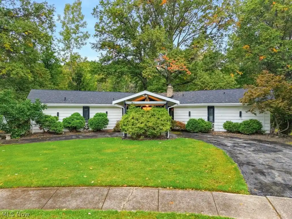 Photo 1 of Sale Pending at 12402 Padua Dr E, North Royalton, OH 44133 | MLS# 5245796 | Listing updated on 2026-10-20