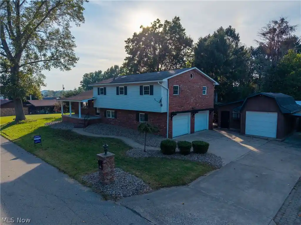 Photo 1 of Single family home for sale at 2305 14th Avenue, Vienna, WV 26105 | MLS# 5250169 | Listing updated on 2026-10-23