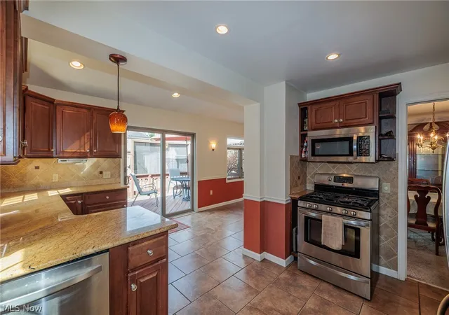 Photo 4 of Sale Pending at 3166 W 162nd Street, Cleveland, OH 44111 | MLS# 5249566 | Listing updated on 2026-10-06