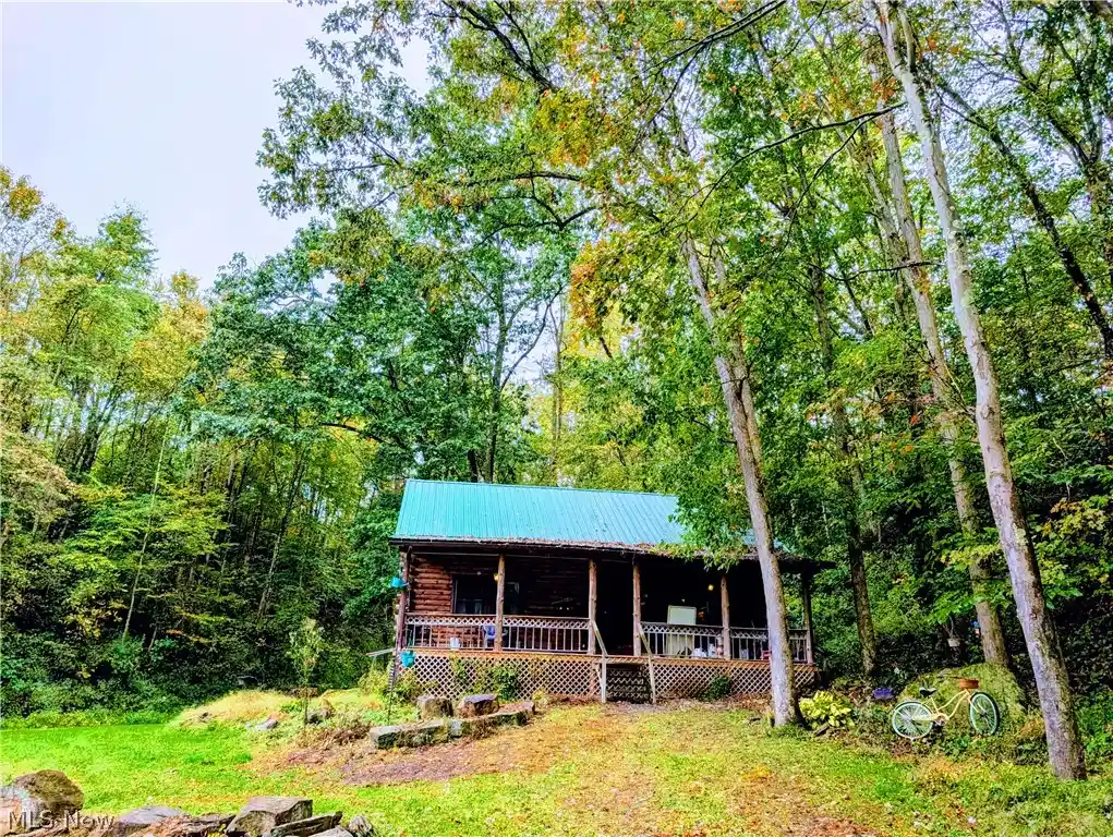 Photo 1 of Sale Pending at 46650 Carlisle Rd, Lisbon, OH 44432 | MLS# 5250180 | Listing updated on 2026-10-22