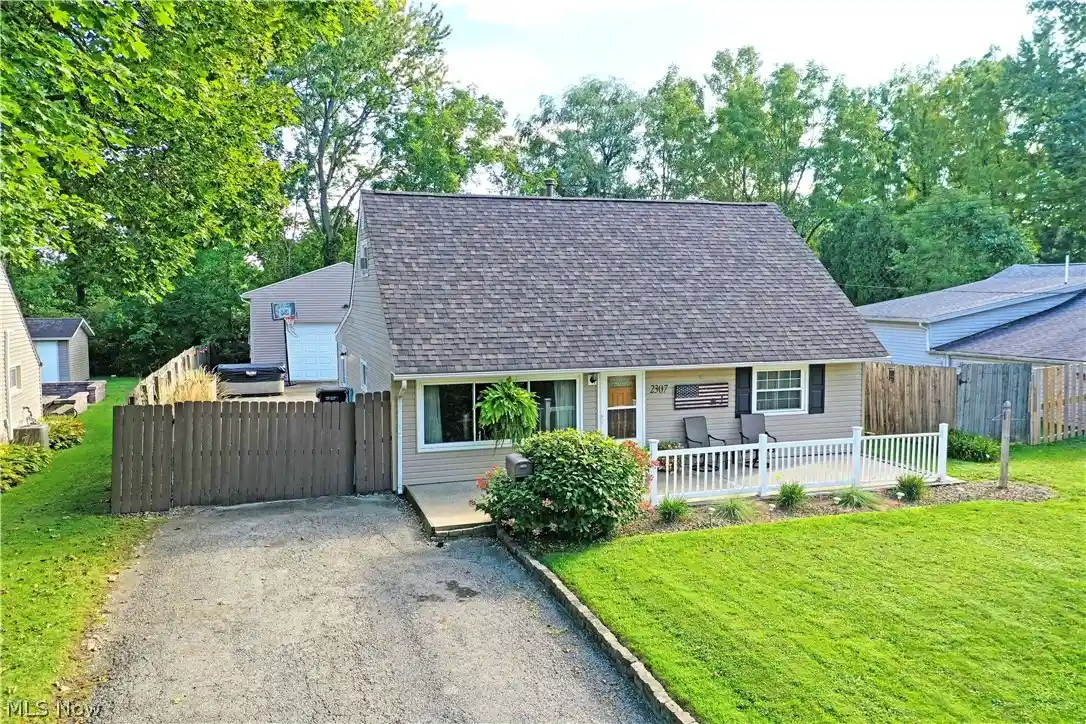 Photo 1 of Single family home for sale at 2307 Clyde St, Youngstown, OH 44514 | MLS# 5250127 | Listing updated on 2026-10-20