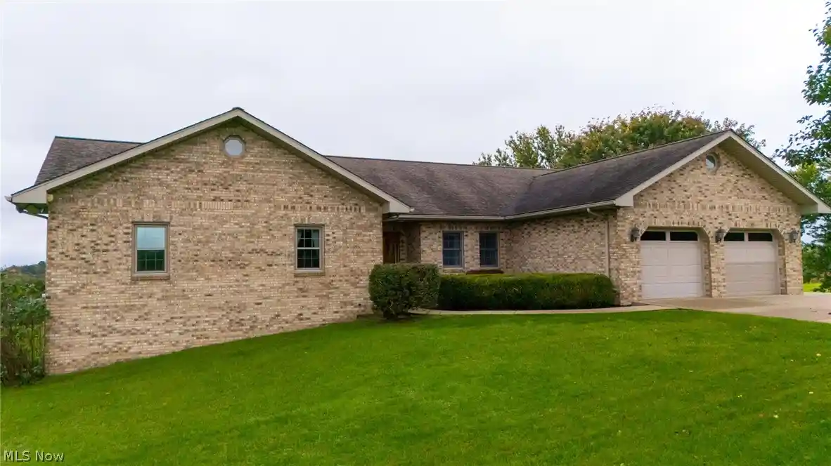 Single family home for sale at 70015 Crescent Rd, Saint Clairsville, OH 43950 | MLS# 5250200