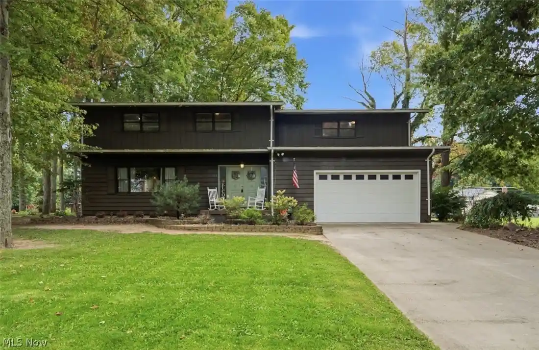 Photo 1 of Single family home for sale at 715 Oakridge Dr, Youngstown, OH 44512 | MLS# 5248542 | Listing updated on 2026-10-19