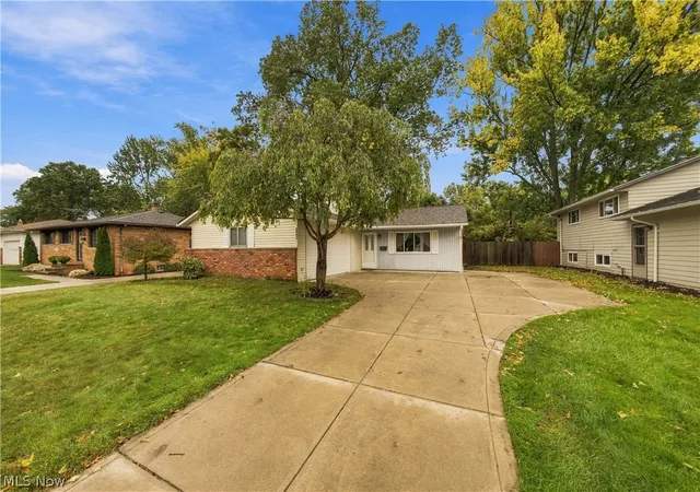 Photo 2 of Single family home for sale at 24263 Lebern Dr, North Olmsted, OH 44070 | MLS# 5249692 | Listing updated on 2026-10-08