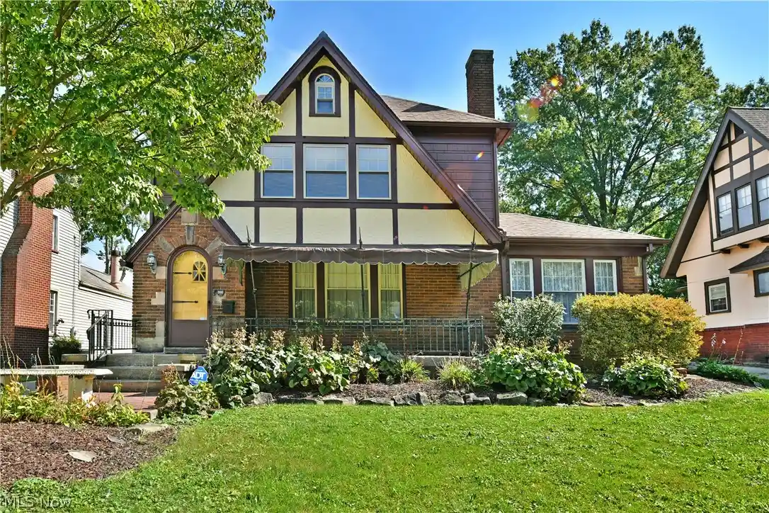 Photo 1 of Single family home for sale at 360 Fairmount Ave Ne, Warren, OH 44483 | MLS# 5250251 | Listing updated on 2026-10-20