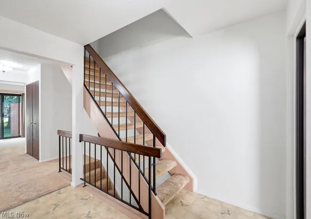 Listing Photo 4 - Condo for sale in building located at 601 Dade Ln, Cleveland, OH 44143