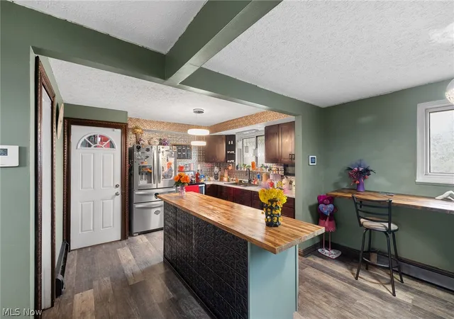 Photo 3 of Single family home for sale at 5142 E Berkshire Dr, North Olmsted, OH 44070 | MLS# 5250000 | Listing updated on 2026-10-03
