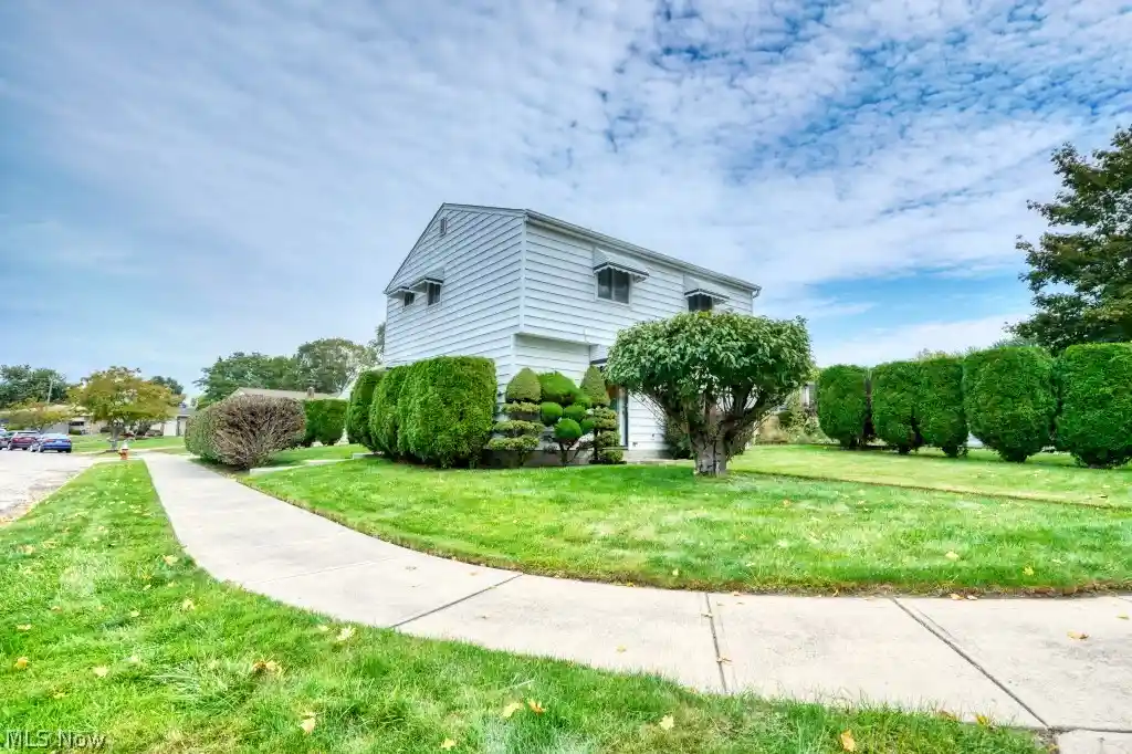 Photo 1 of Single family home for sale at 396 Skyview Rd, Cleveland, OH 44109 | MLS# 5250315 | Listing updated on 2026-10-23