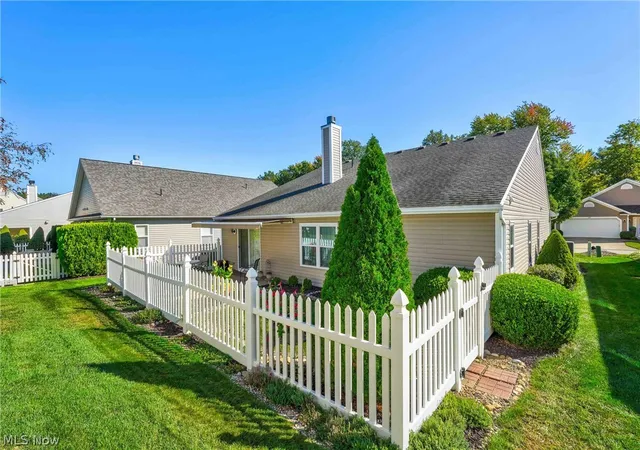 Photo 3 of Sale Pending at 1474 Holw Wood Ln, Avon, OH 44011 | MLS# 5249711 | Listing updated on 2026-10-07