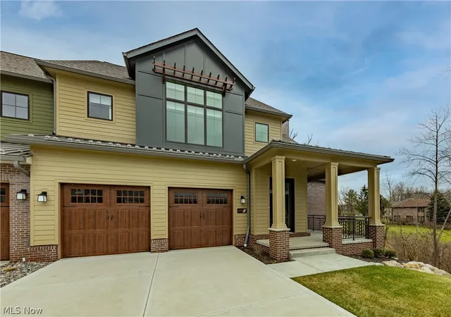 Photo 1 of Sale Pending at 2401 Edgewood Tr, Cleveland, OH 44124 | MLS# 5250033 | Listing updated on 2026-10-27