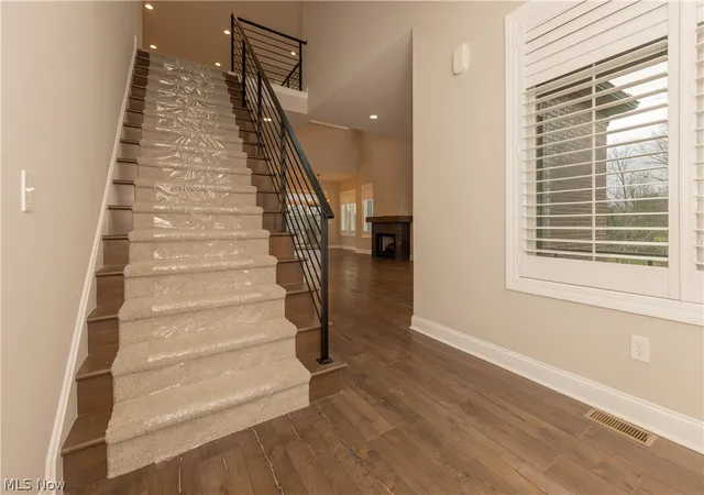 Photo 3 of Sale Pending at 2401 Edgewood Tr, Cleveland, OH 44124 | MLS# 5250033 | Listing updated on 2026-10-27