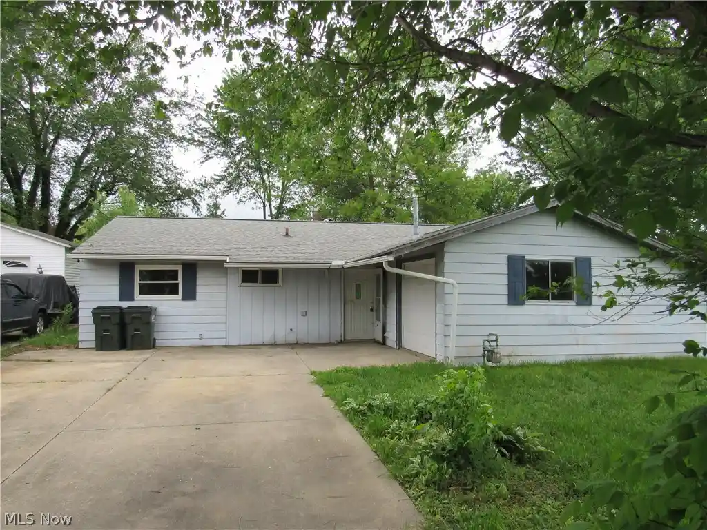 Photo 1 of Sale Pending at 2653 Fairfax St, Streetsboro, OH 44241 | MLS# 5250355 | Listing updated on 2026-10-21