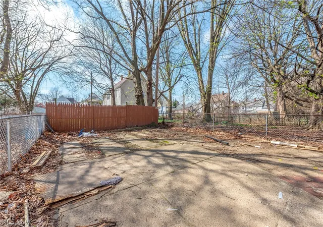 Photo 4 of House for sale at 8206 Crumb Ave, Cleveland, OH 44103 | MLS# 5250314 | Listing updated on 2026-10-04
