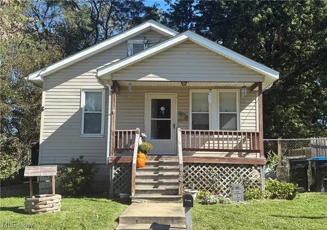 Photo 1 of Sale Pending at 850 Cabot Dr, Zanesville, OH 43701 | MLS# 5250365 | Listing updated on 2026-10-06