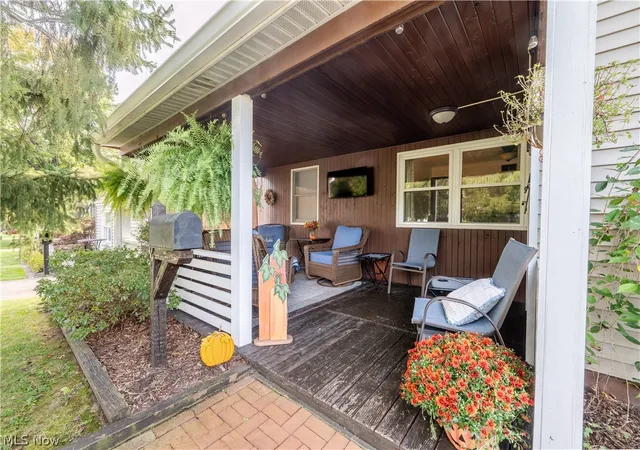 Photo 2 of Single family home for sale at 140 S Bon Air Ave, Youngstown, OH 44509 | MLS# 5248526 | Listing updated on 2026-10-10