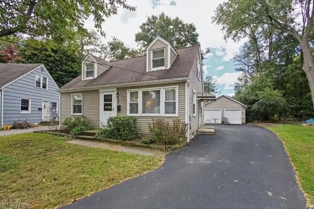 Photo 1 of Sale Pending at 1181 Crescent Dr, Painesville, OH 44077 | MLS# 5250368 | Listing updated on 2026-10-27