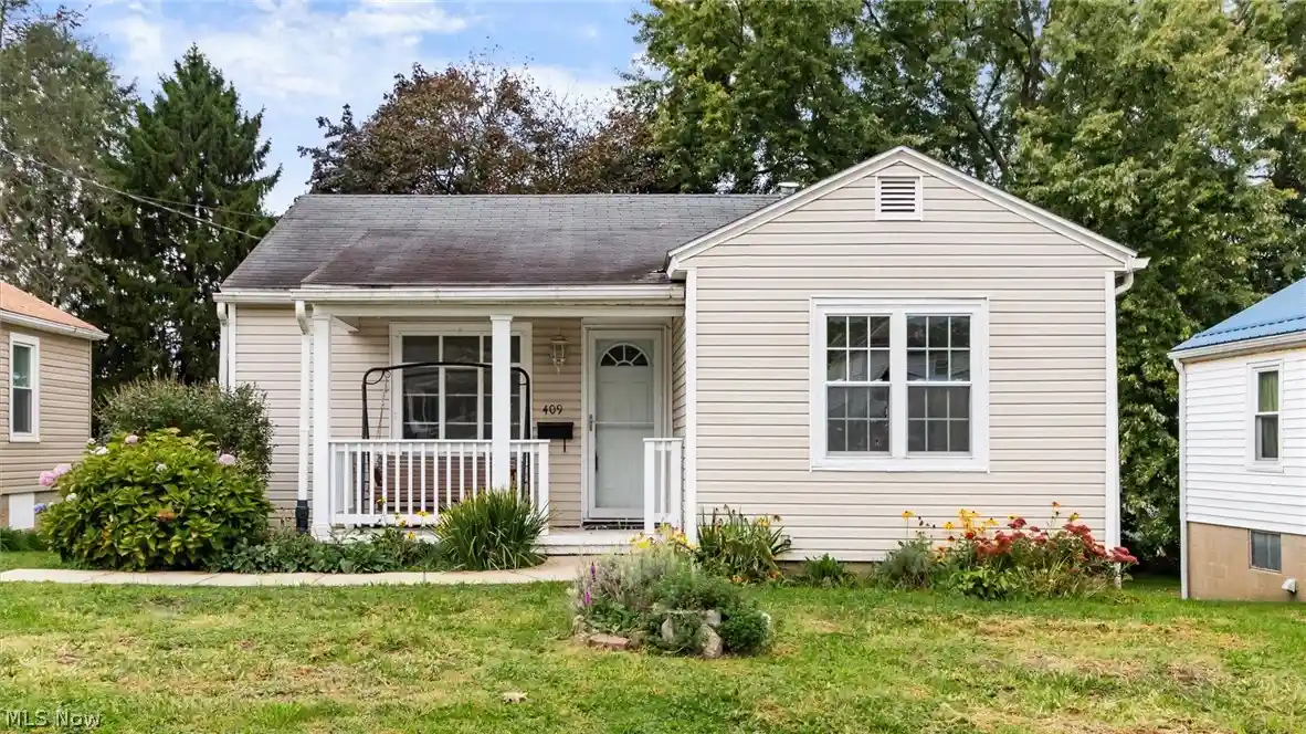 Photo 1 of Single family home for sale at 409 Smithfield Ave, Zanesville, OH 43701 | MLS# 5250270 | Listing updated on 2026-10-21
