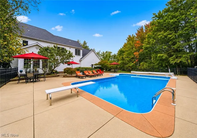 Photo 1 of Sale Pending at 9505 Roryanna Dr, Chardon, OH 44024 | MLS# 5250310 | Listing updated on 2026-10-07