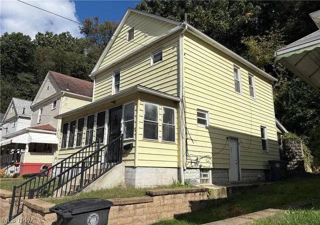 Single family home for sale at 63 Rosalind Ct, Akron, OH 44304 | MLS# 5250385