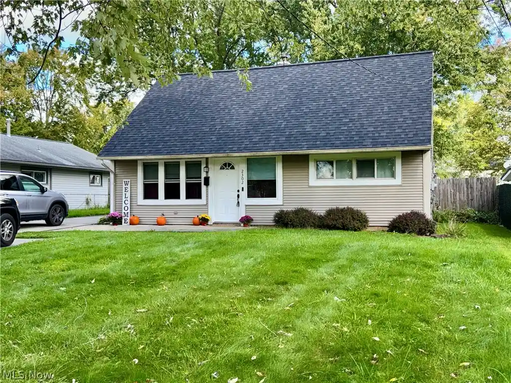 Photo 1 of Single family home for sale at 2302 Clyde St, Youngstown, OH 44514 | MLS# 5250389 | Listing updated on 2026-10-16