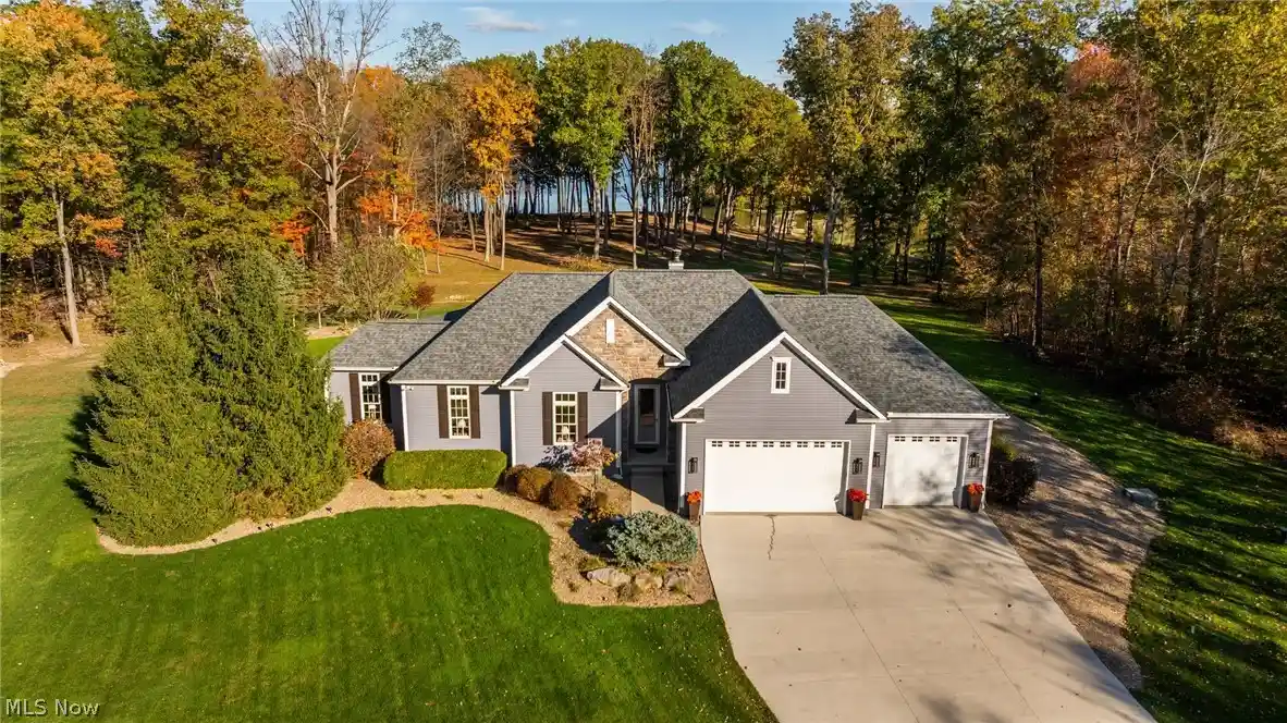Single family home for sale at 2235 S Mahoning Rd, Lake Milton, OH 44429 | MLS# 5250348