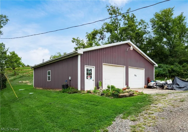 Photo 2 of Single family home for sale at 46601 Valley Rd, Caldwell, OH 43724 | MLS# 5237247 | Listing updated on 2026-10-06