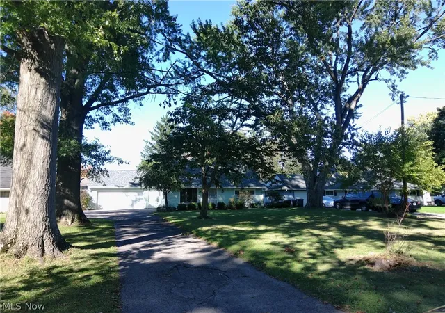 Photo 2 of Single family home for sale at 4120 Burkey Rd, Youngstown, OH 44515 | MLS# 5250400 | Listing updated on 2026-10-09