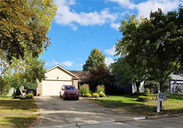Single family home for sale at 9771 Tannery Way, Olmsted Falls, OH 44138 | MLS# 5249850