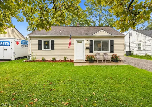 Photo 1 of Sale Pending at 330 Roosevelt Ave, Elyria, OH 44035 | MLS# 5248700 | Listing updated on 2026-10-09