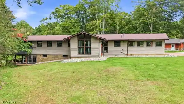 Photo 1 of Sale Pending at 2819 Cadwallader Sonk Rd, Cortland, OH 44410 | MLS# 5248737 | Listing updated on 2026-10-12