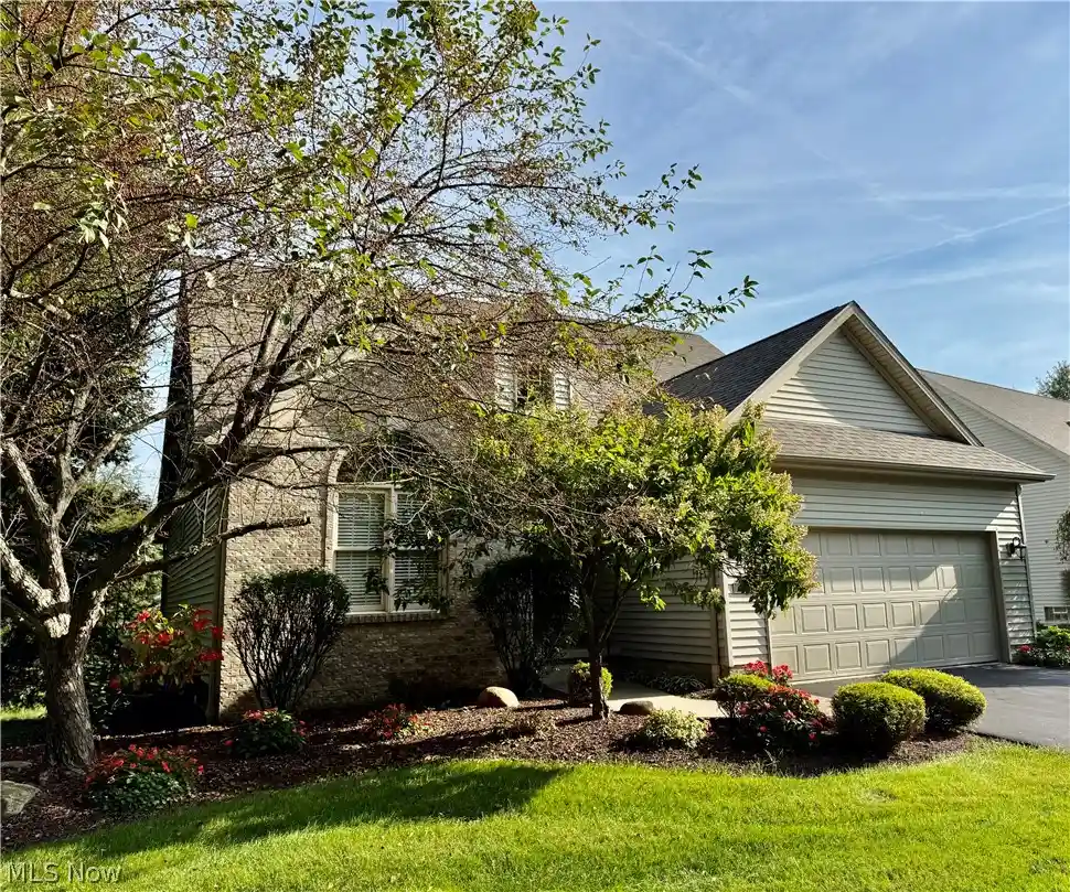 Listing Photo 1 - Condo for sale in 8474 Hitchcock Rd located at 8474 Hitchcock Rd, Youngstown, OH 44512 - Unit 8474 Hitchcock Rd