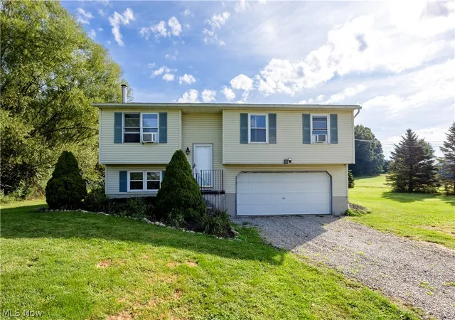 Single family home for sale at 4272 S Elyria Rd, Shreve, OH 44676 | MLS# 5250537